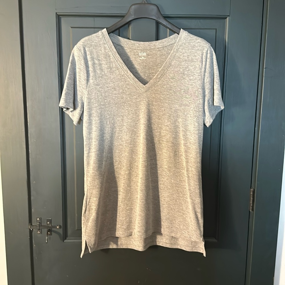 Ana v-neck t-shirt grey size M